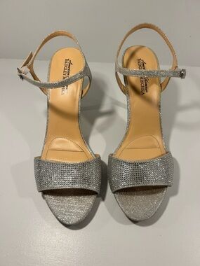 Badgley Mischka Yasmin Silver Rhinestone Heels Size 11 Open Toe Formal Wedding